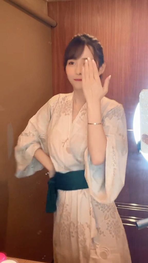 日本百萬粉絲網紅竟穿浴衣這樣做　13秒短片引網民Loop足2個鐘！